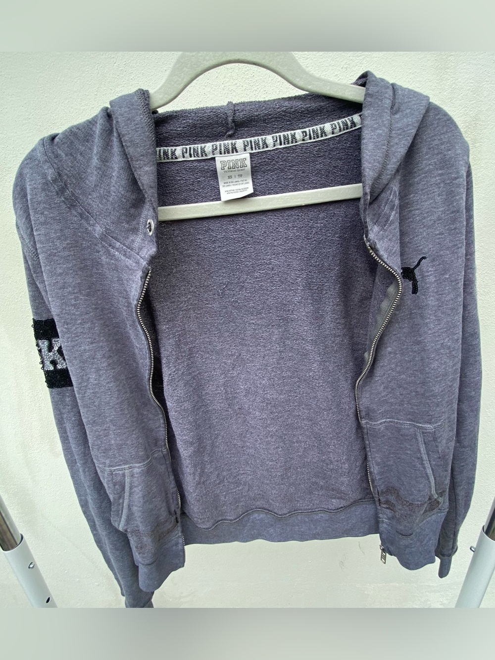 Y2K Victoria’s Secret Grey Love Pink Sequin Full Zip Hoodie Size XS - Picture 4 of 9